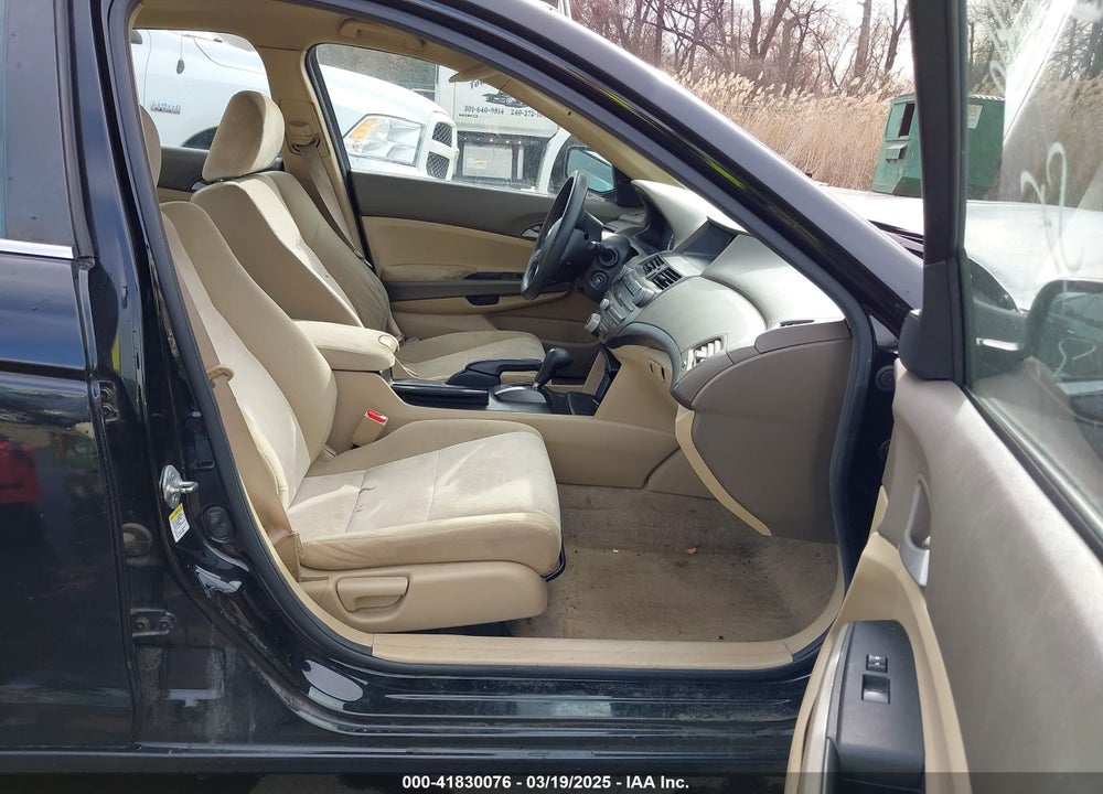 2010 HONDA ACCORD 2.4 LX VIN: 1HGCP2F32AA182187
