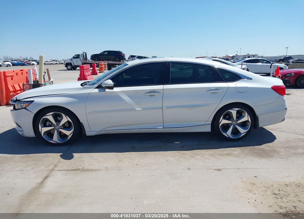 2018 HONDA ACCORD VIN: 1HGCV1F9XJA015855