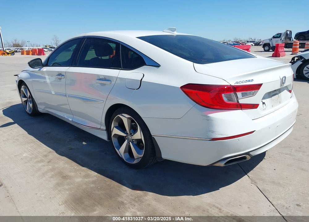 2018 HONDA ACCORD VIN: 1HGCV1F9XJA015855