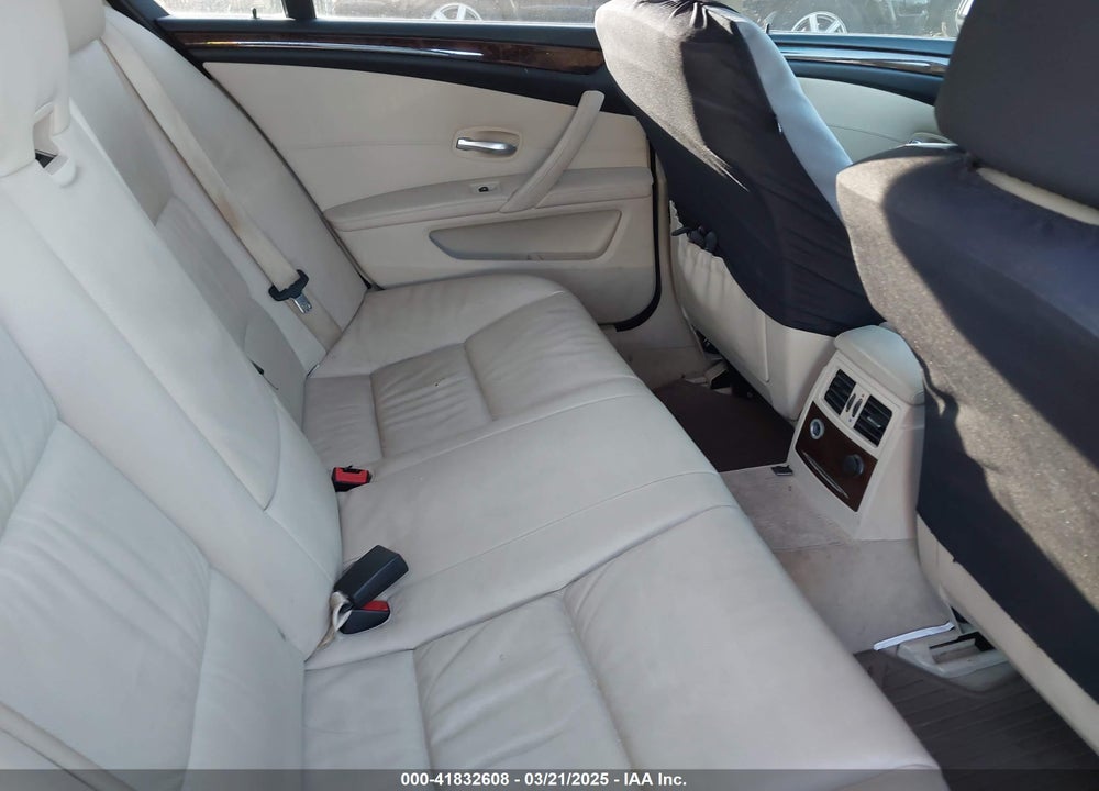 2010 BMW 528 VIN: WBANU5C51AC124564