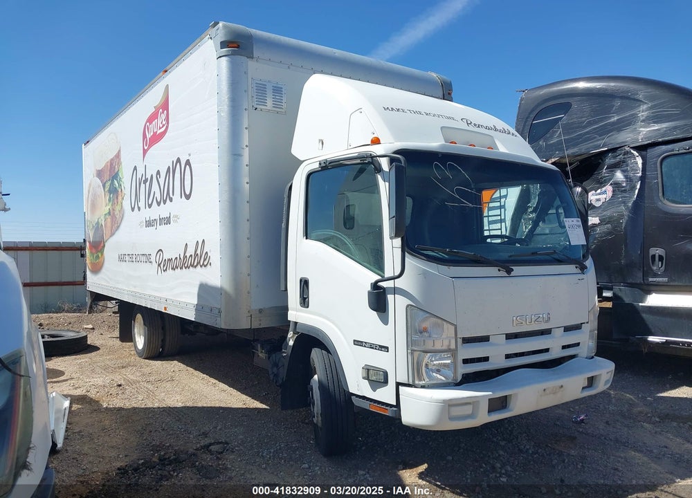 2014 ISUZU NPR GAS REG VIN: 54DC4W1C1ES805011