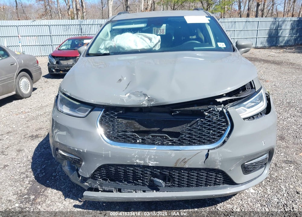 2022 CHRYSLER PACIFICA TOURING L VIN: 2C4RC1BG4NR169501