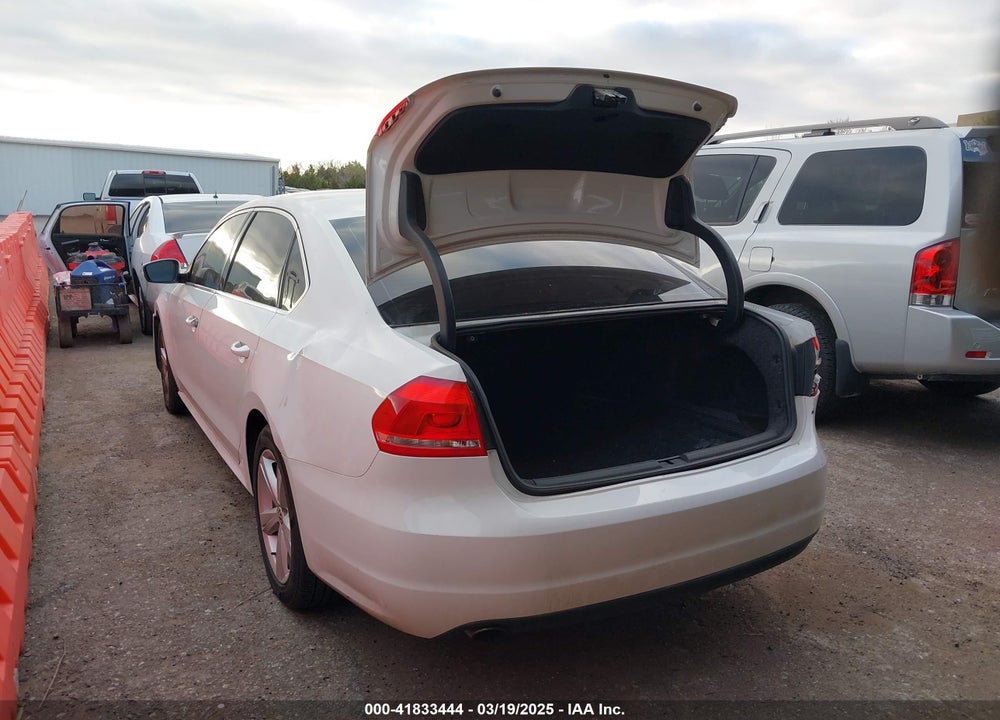 2015 VOLKSWAGEN PASSAT 1.8T SE VIN: 1VWBT7A38FC047055