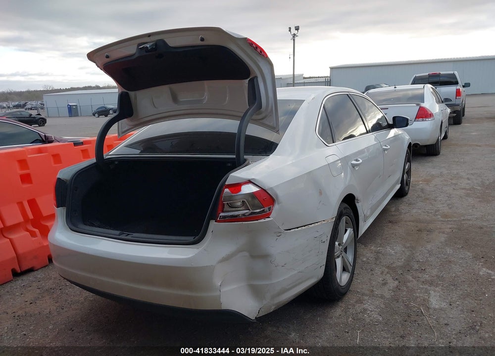2015 VOLKSWAGEN PASSAT 1.8T SE VIN: 1VWBT7A38FC047055