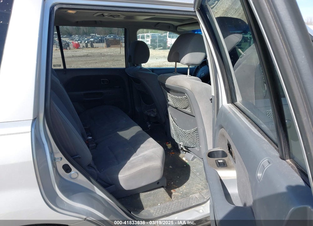 2008 HONDA PILOT VIN: 5FNYF28378B020304