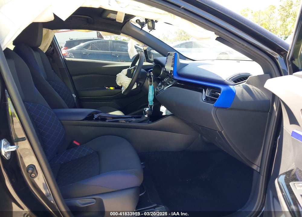 2021 TOYOTA C-HR VIN: NMTKHMBX6MR122172