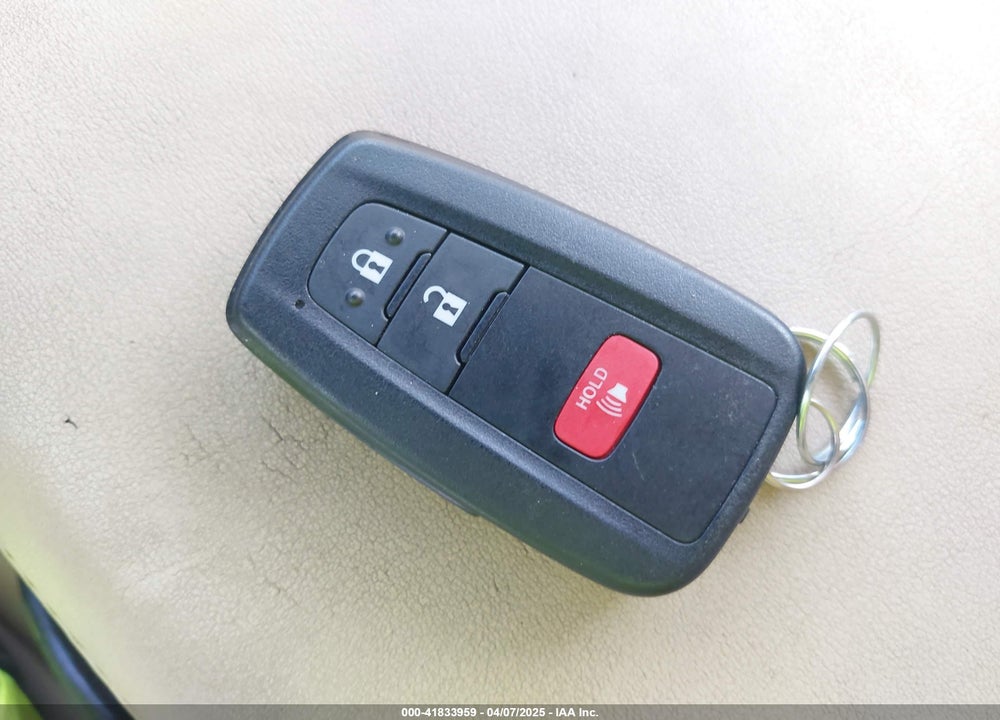 2021 TOYOTA C-HR VIN: NMTKHMBX6MR122172