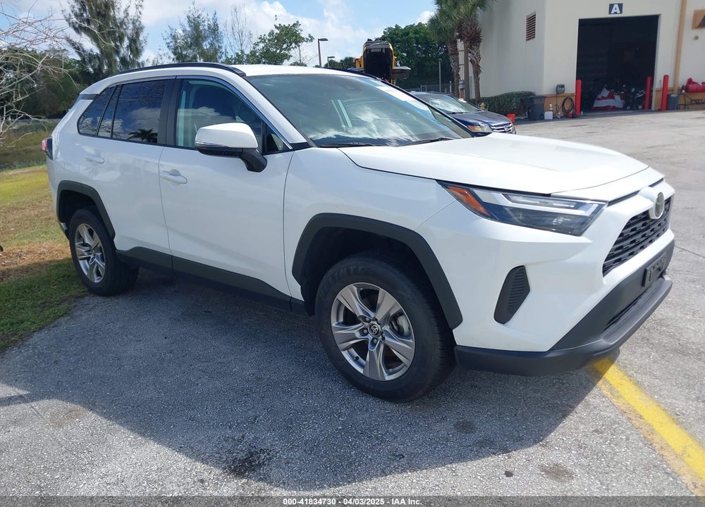 2022 TOYOTA RAV4 XLE VIN: 2T3P1RFV2NW299156