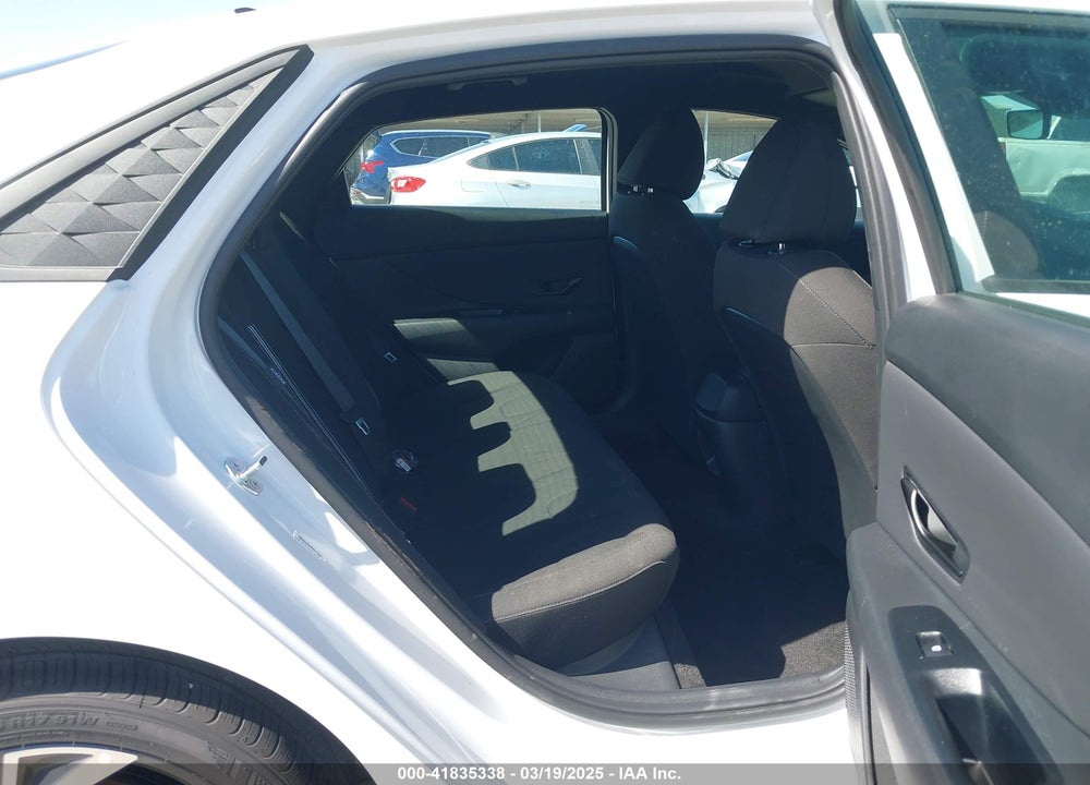 2025 HYUNDAI ELANTRA VIN: KMHLM4DG6SU939998