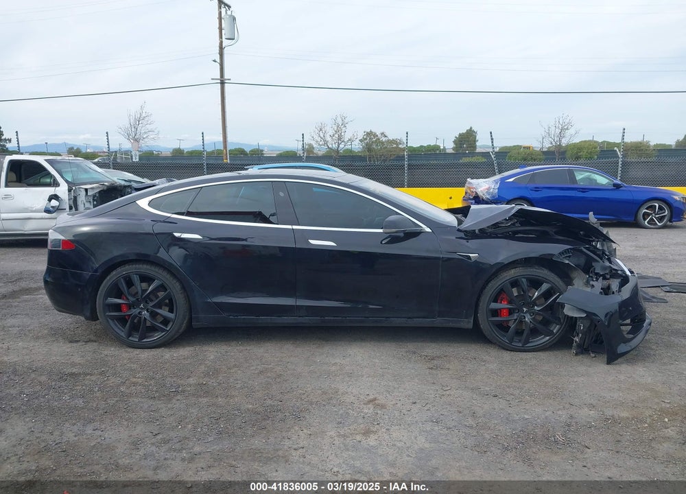 2016 TESLA MODEL S VIN: 5YJSA1E4XGF171681