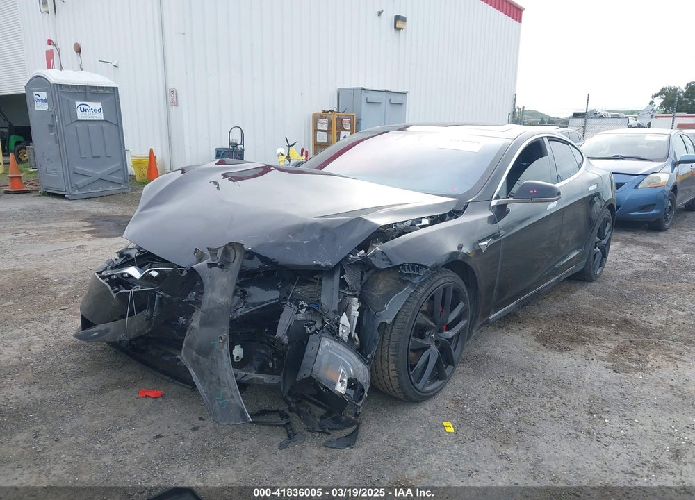 2016 TESLA MODEL S VIN: 5YJSA1E4XGF171681