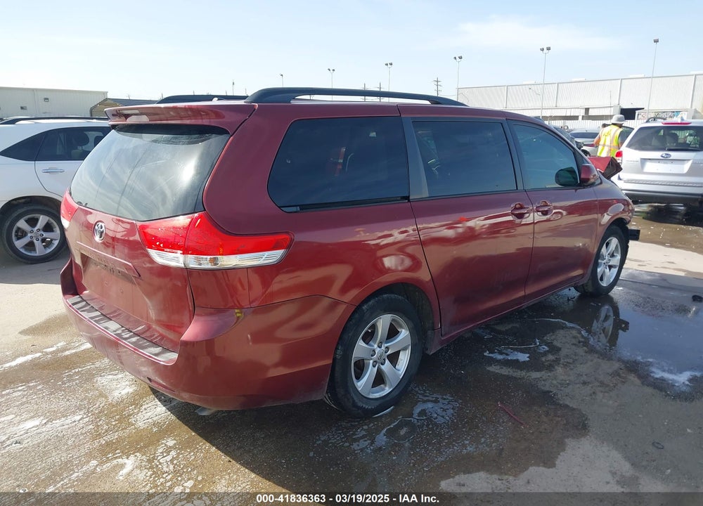 2014 TOYOTA SIENNA LE V6 8 PASSENGER VIN: 5TDKK3DC1ES420380