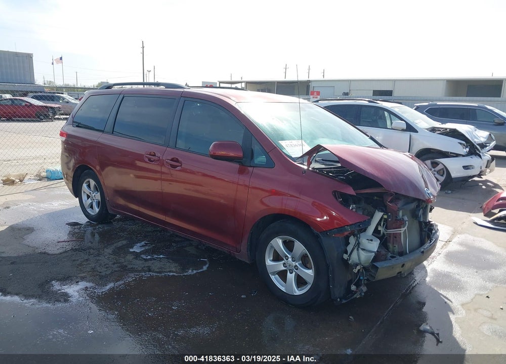 2014 TOYOTA SIENNA LE V6 8 PASSENGER VIN: 5TDKK3DC1ES420380