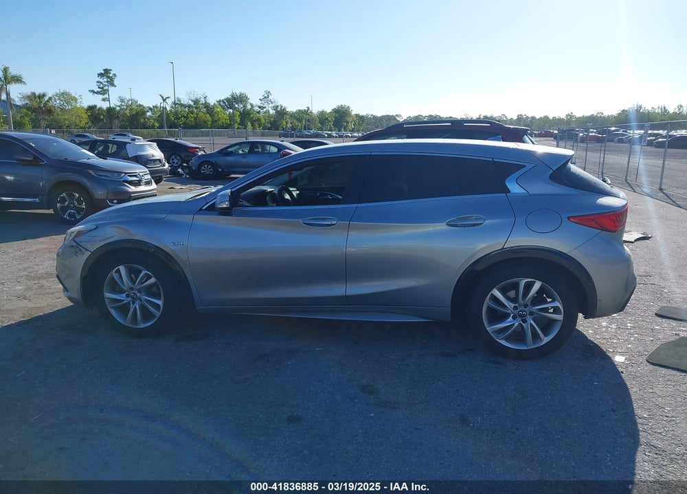 2017 INFINITI QX30 VIN: SJKCH5CP8HA033889