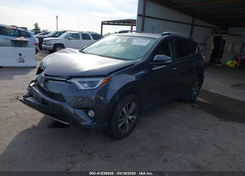 2018 TOYOTA RAV4 XLE VIN: JTMRFREVXJJ749074