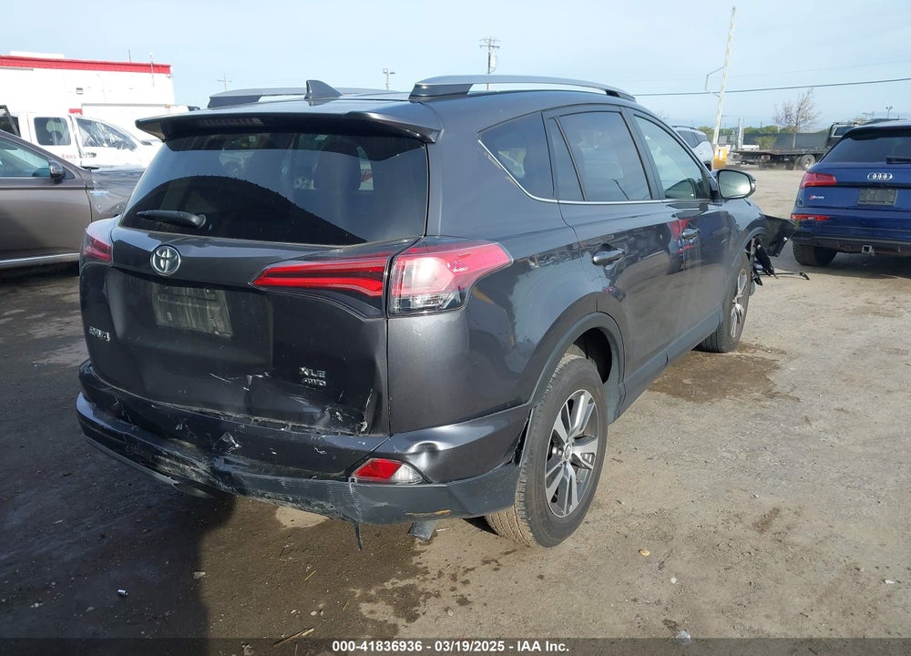 2018 TOYOTA RAV4 XLE VIN: JTMRFREVXJJ749074