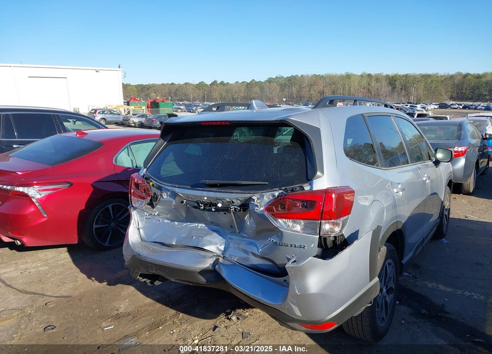 2023 SUBARU FORESTER VIN: JF2SKADC1PH496825