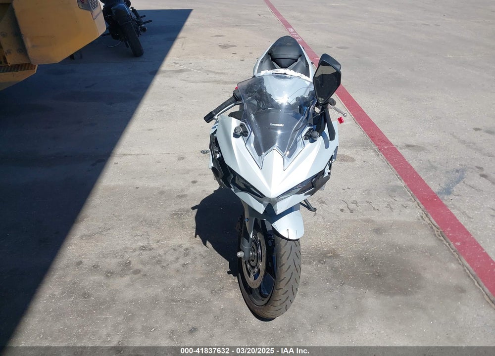 2025 KAWASAKI EX500 VIN: ML5EXGG16SDA53321