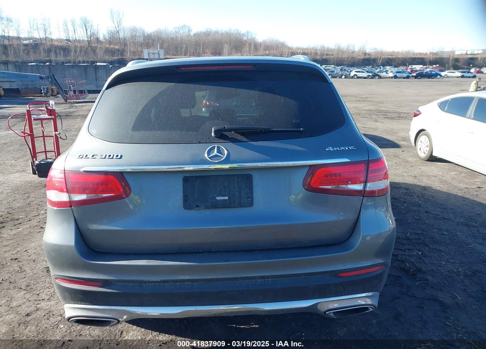 2018 MERCEDES-BENZ GLC VIN: WDC0G4KB8JV112240