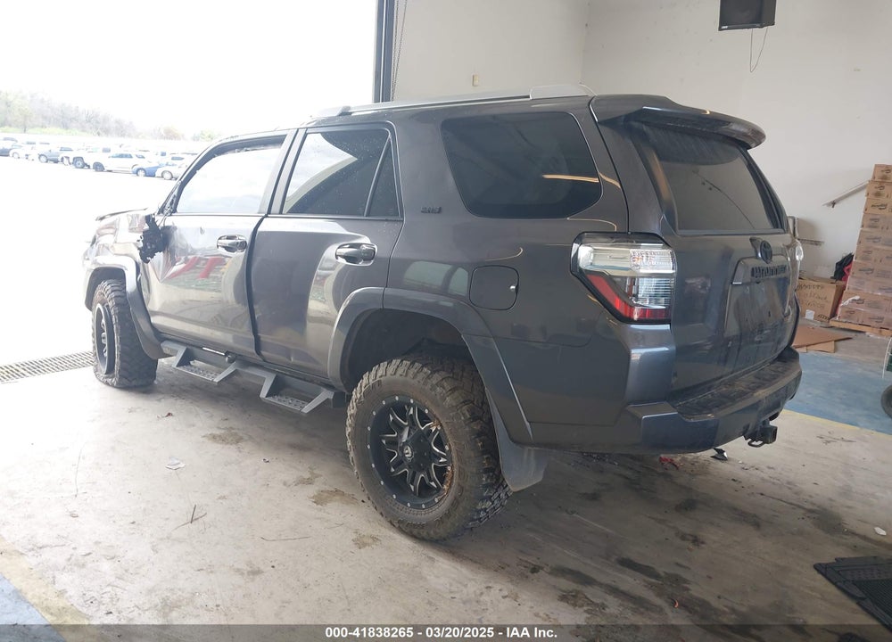2018 TOYOTA 4RUNNER SR5 VIN: JTEBU5JR7J5550156