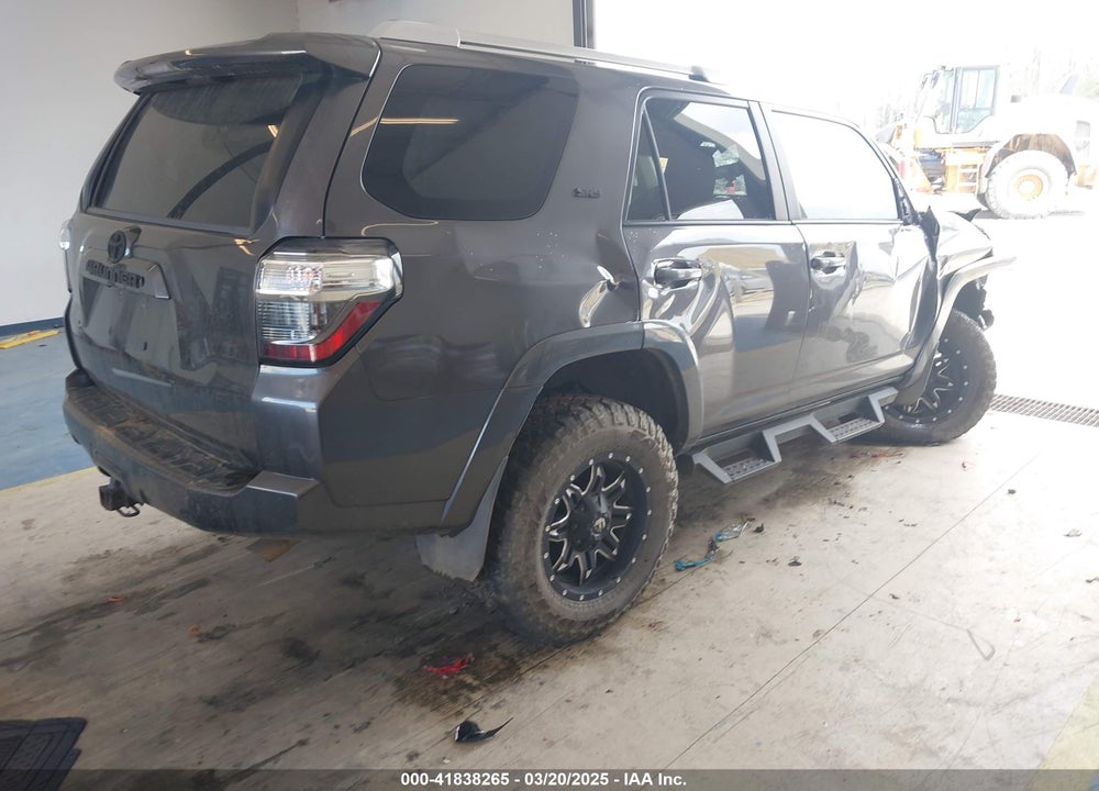 2018 TOYOTA 4RUNNER SR5 VIN: JTEBU5JR7J5550156