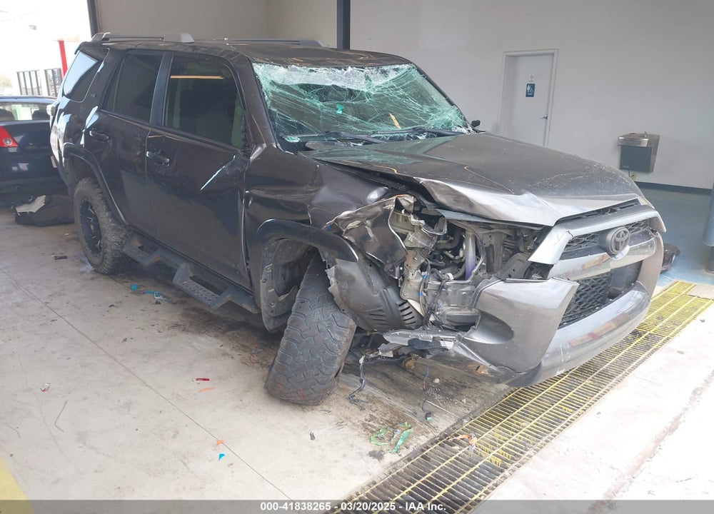 2018 TOYOTA 4RUNNER SR5 VIN: JTEBU5JR7J5550156