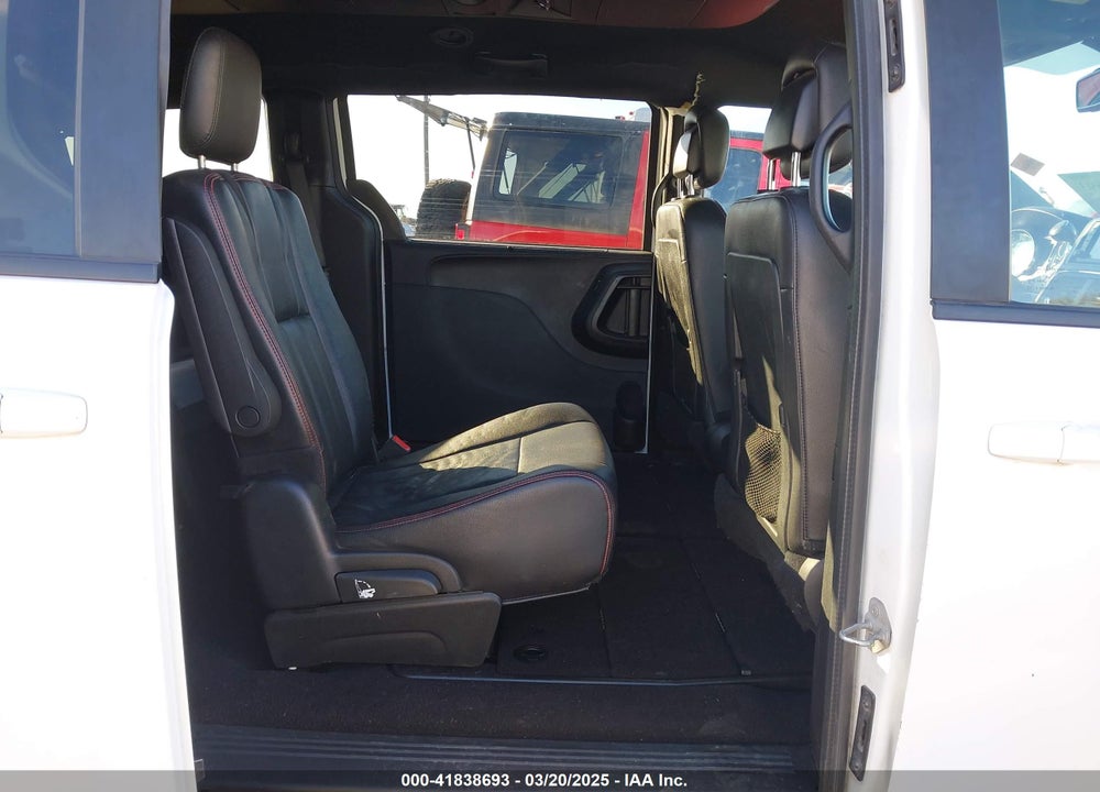 2019 DODGE GRAND CARAVAN VIN: 2C4RDGEG7KR565218