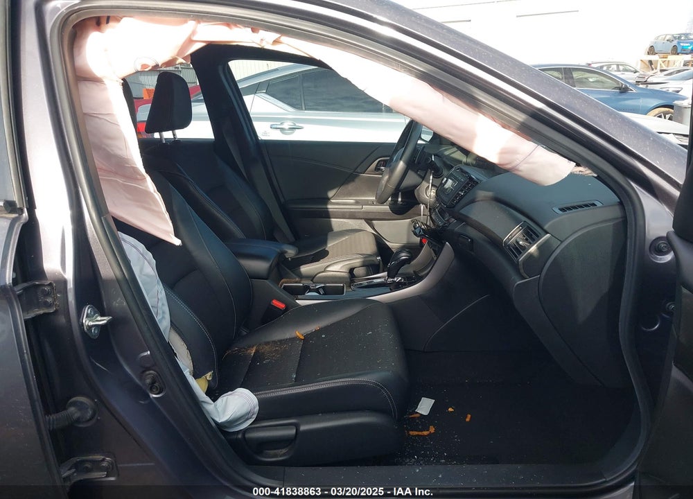 2016 HONDA ACCORD VIN: 1HGCR2F52GA161036