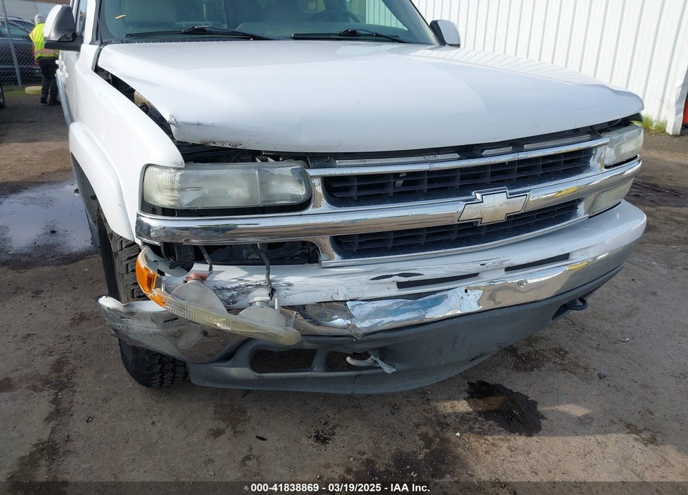 2002 CHEVROLET TAHOE LT VIN: 1GNEK13Z42R256342