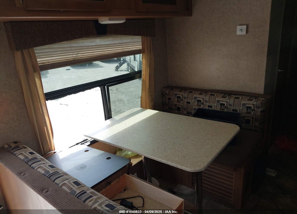2015 COACH APEX VIN: 5ZT2CXVB3FA005679