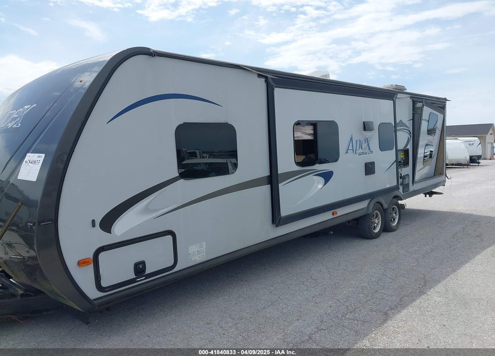 2015 COACH APEX VIN: 5ZT2CXVB3FA005679