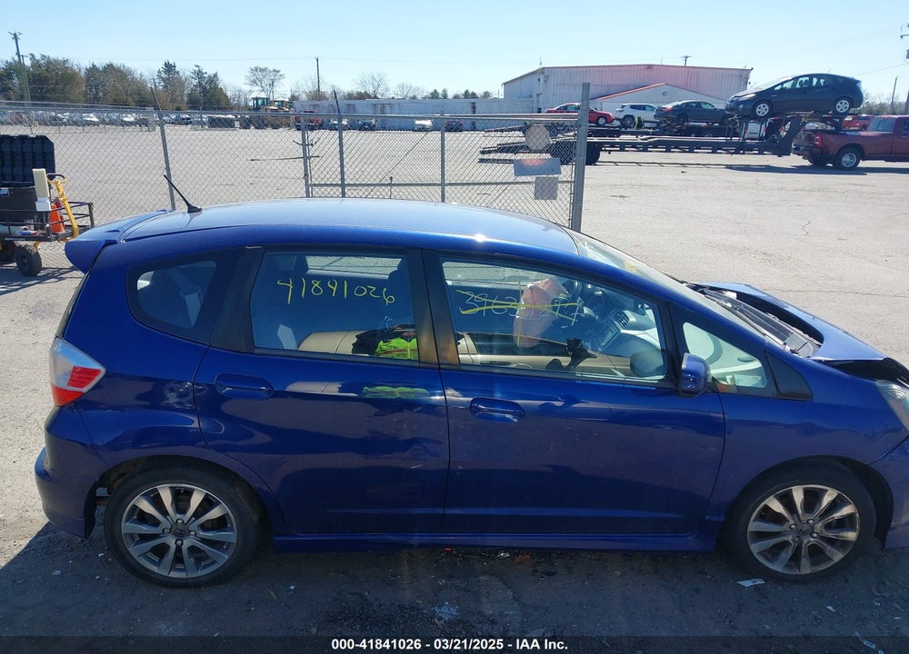 2013 HONDA FIT VIN: JHMGE8H66DC024961