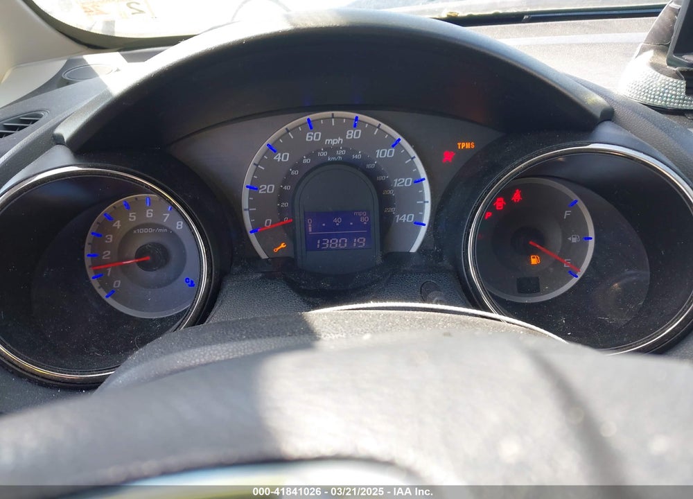 2013 HONDA FIT VIN: JHMGE8H66DC024961