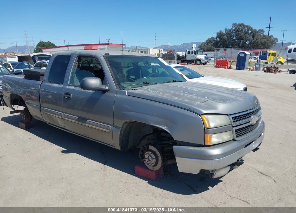 2006 CHEVROLET SILVERADO 1500 LT1 VIN: 2GCEC19V561113330