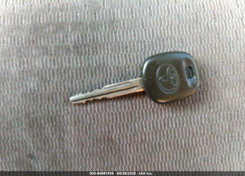 2004 TOYOTA CAMRY XLE VIN: 4T1BE32K74U326169