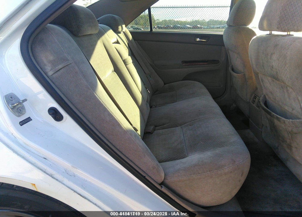 2004 TOYOTA CAMRY XLE VIN: 4T1BE32K74U326169