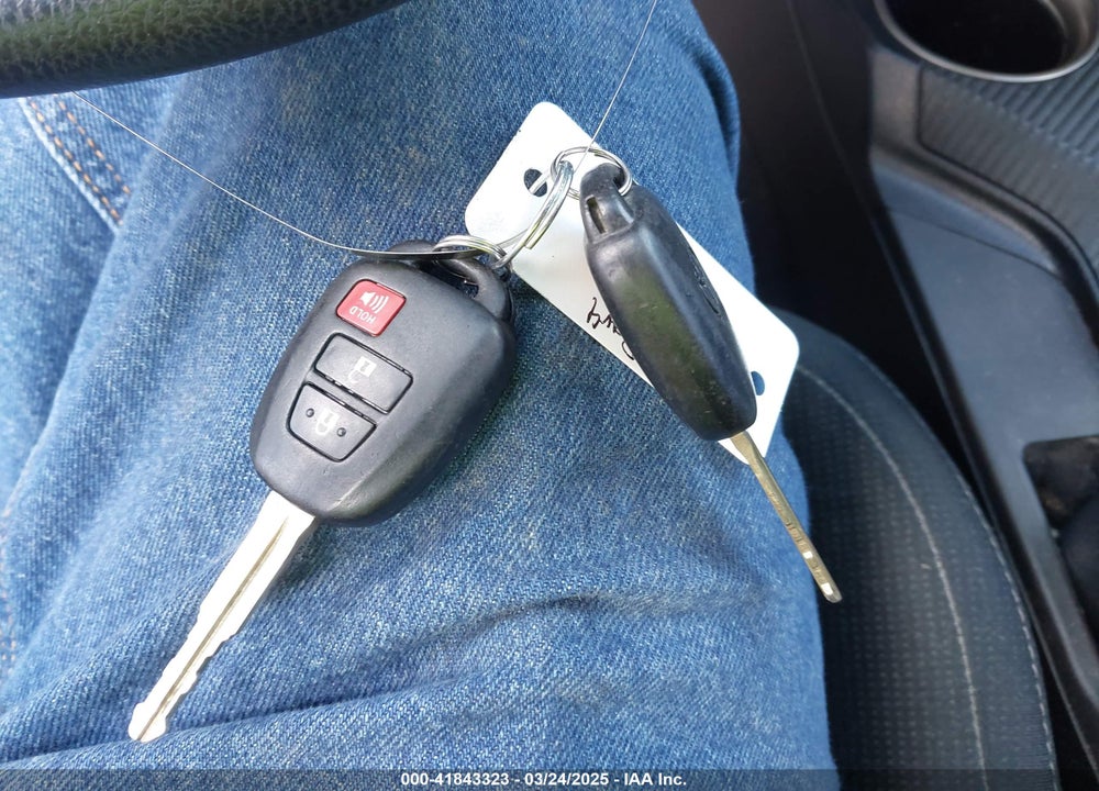 2015 TOYOTA RAV4 VIN: 2T3WFREV9FW172310