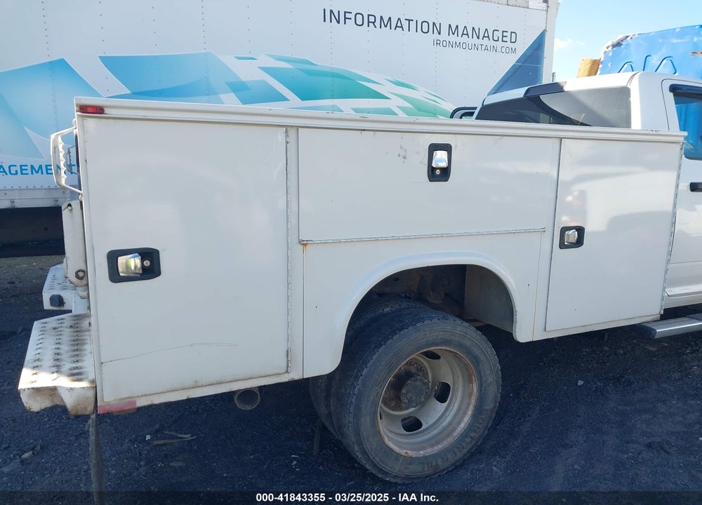 2015 RAM 5500 CHASSIS TRADESMAN/SLT VIN: 3C7WRNAL6FG609039