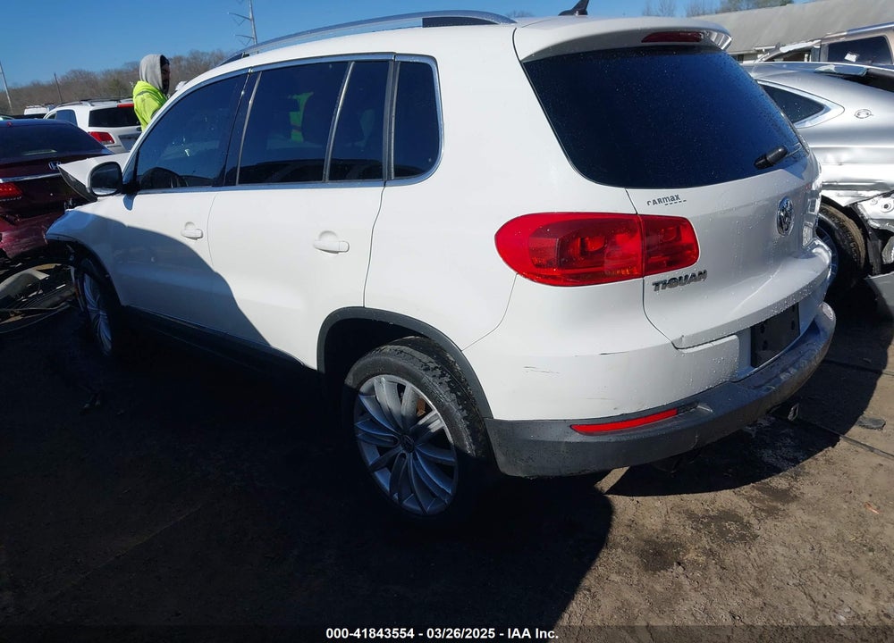 2014 VOLKSWAGEN TIGUAN VIN: WVGBV3AX5EW535459