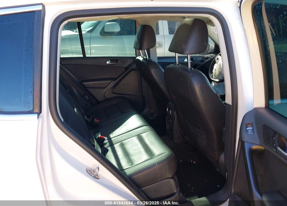 2014 VOLKSWAGEN TIGUAN VIN: WVGBV3AX5EW535459
