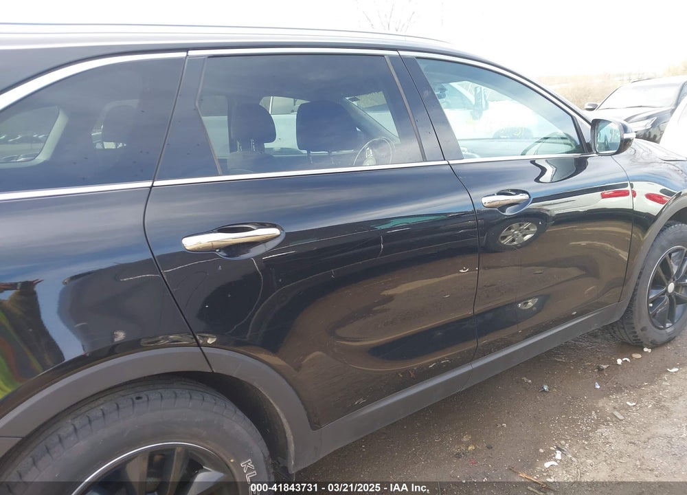 2017 KIA SORENTO VIN: 5XYPG4A34HG254813
