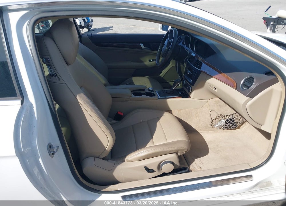 2015 MERCEDES-BENZ C 250 VIN: WDDGJ4HB5FG387742