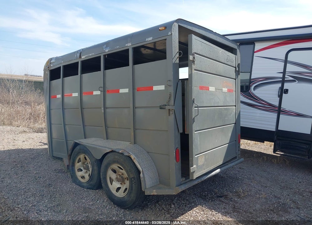 2003 DELTA MANUFACTURING INC LIVESTOCK VIN: 4MWBS13213N011837