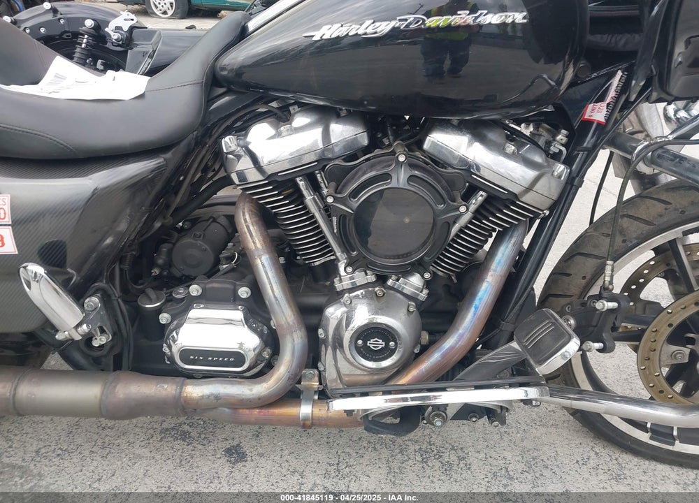 2018 HARLEY-DAVIDSON FLTRX ROAD GLIDE VIN: 1HD1KHC32JB642744
