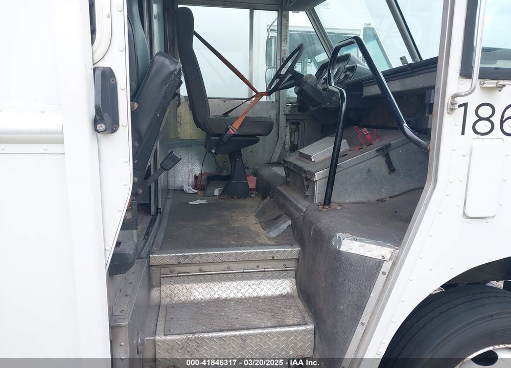 2008 FREIGHTLINER CHASSIS M LINE WALK-IN VAN VIN: 4UZAARDU08CZ90866