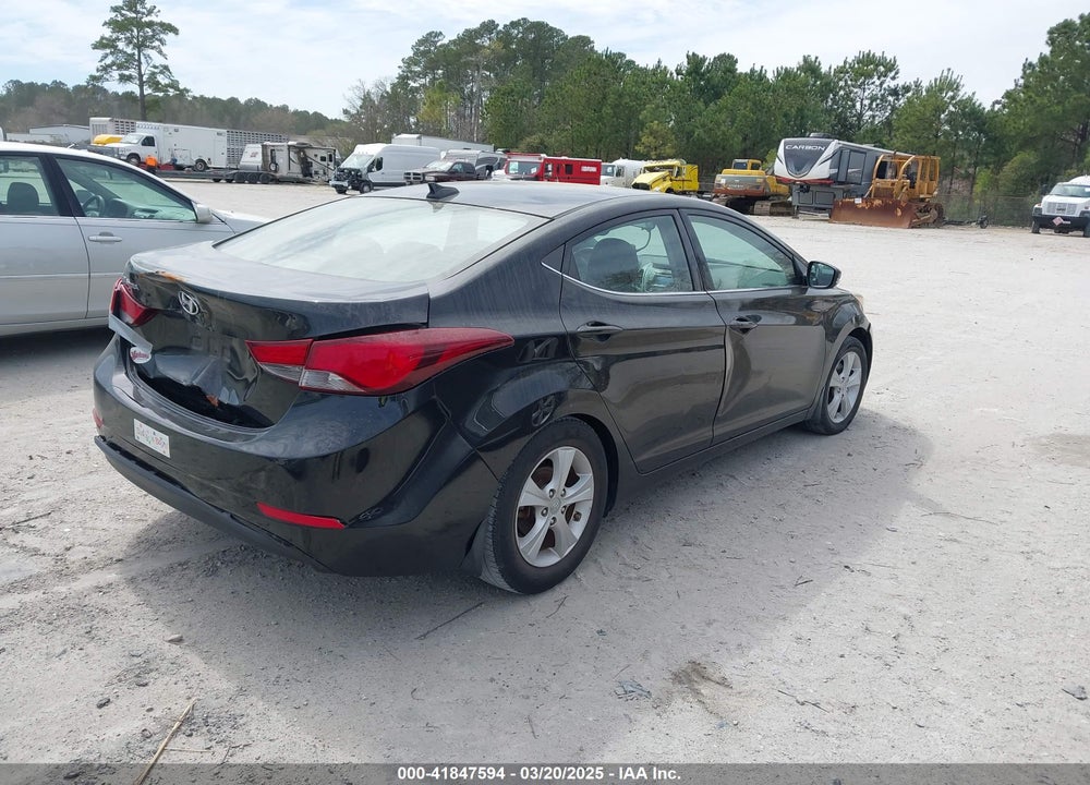 2016 HYUNDAI ELANTRA VIN: 5NPDH4AE7GH715222