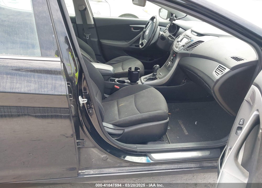 2016 HYUNDAI ELANTRA VIN: 5NPDH4AE7GH715222
