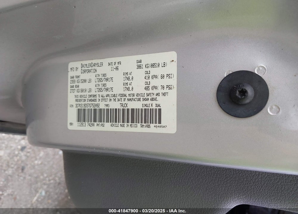 2007 DODGE RAM 1500 SLT VIN: 3D7KS19D57G752092