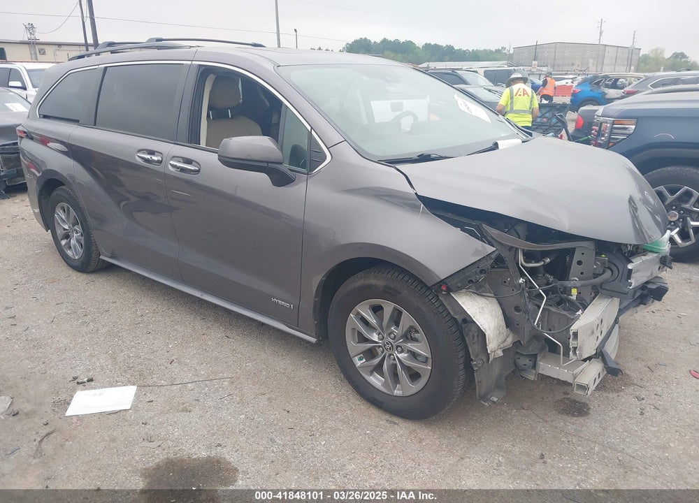 2021 TOYOTA SIENNA XLE VIN: 5TDYRKEC7MS051604
