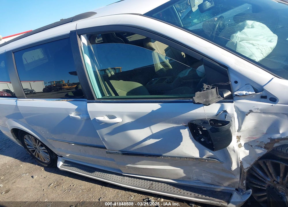 2015 CHRYSLER TOWN & COUNTRY TOURING-L VIN: 2C4RC1CG5FR728019